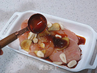 好吃不油腻的~~【无油烤鸡排】的做法步骤：4