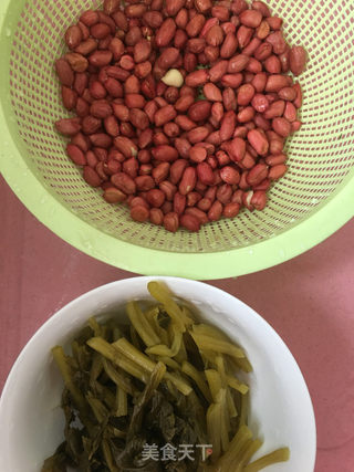 春笋雪菜煮花生米的做法步骤：1