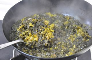 酸菜肥牛面的做法步骤：4