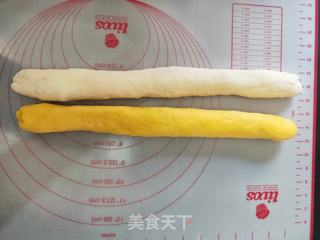 万能土鸡蛋(5)双色花卷的做法步骤:6