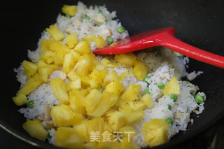 菠萝鸡丁炒饭的做法步骤:8