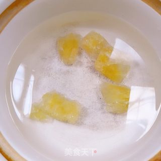 冰糖枇杷水的做法步骤:3