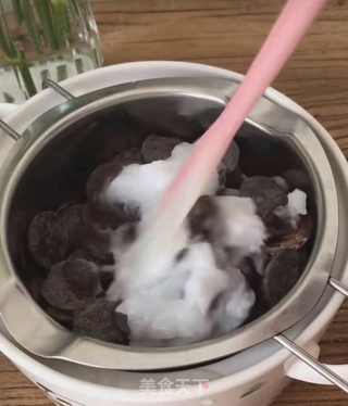网红梦龙雪糕做法,夏天再也不用出门买了,几个步骤,轻松做一冰箱!的做法步骤:5