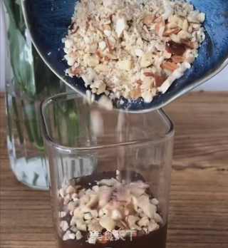 网红梦龙雪糕做法,夏天再也不用出门买了,几个步骤,轻松做一冰箱!的做法步骤:7