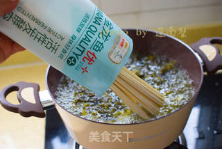 酸菜牛肉面的做法步骤：5