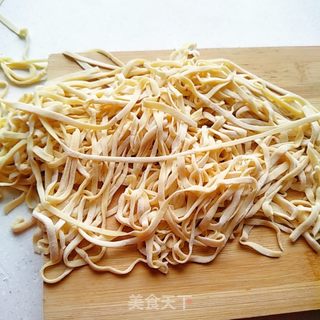 手擀鸡蛋面的做法步骤:9