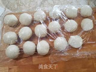 韭菜虾仁猪肉包子的做法步骤:10