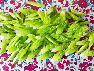 夏季凉拌苦瓜的做法步骤:4