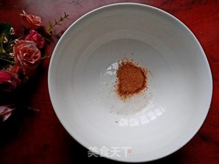 火腿肠葱花鸡蛋饼的做法步骤:2
