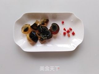 杏鲍菇拌皮蛋的做法步骤：3