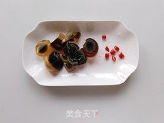 杏鲍菇拌皮蛋的做法步骤:3