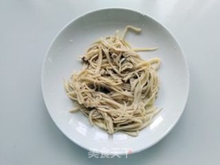杏鲍菇拌皮蛋的做法步骤:4