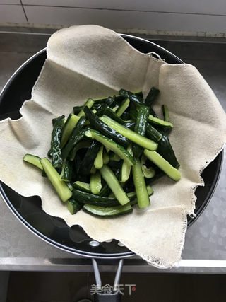 自制酱黄瓜的做法步骤:3