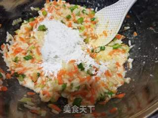 胡萝卜鸡蛋米饭饼的做法步骤:4