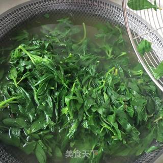 花生碎拌孔雀松的做法步骤:3