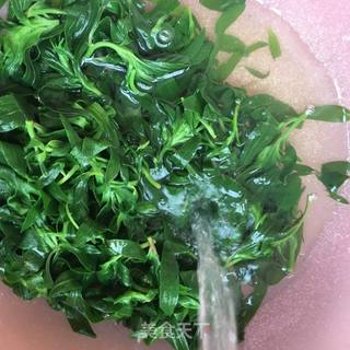 花生碎拌孔雀松的做法步骤:5