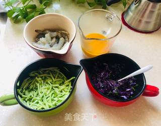 鲜虾鸡蛋甘蓝、黄瓜的做法步骤:3