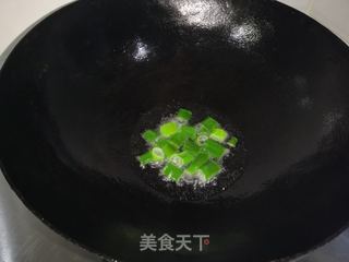 炸葱油饼的做法步骤：1