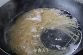 番茄虾仁意大利面的做法步骤:3