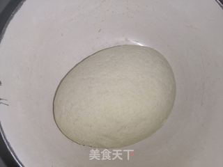 杂粮猪肉酸菜水煎包的做法步骤:4