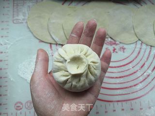 杂粮猪肉酸菜水煎包的做法步骤:15