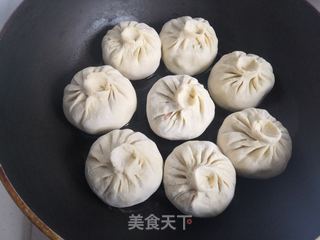 杂粮猪肉酸菜水煎包的做法步骤:17