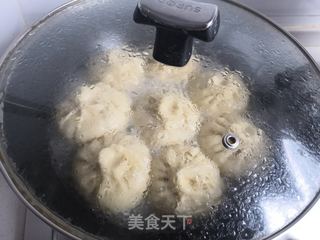 杂粮猪肉酸菜水煎包的做法步骤:21