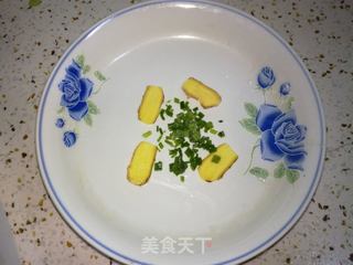 下酒菜一一清蒸海洋桂鱼的做法步骤:2