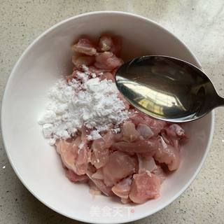 宫保鸡丁的做法步骤:3