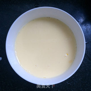 牛奶蒸蛋的做法步骤:3