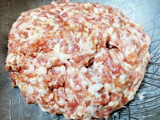 葱香肉花卷的做法步骤:3