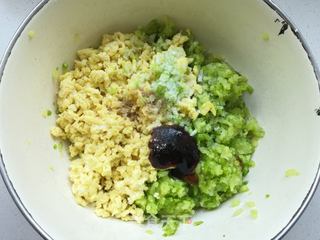 西葫芦鸡蛋饺子的做法步骤:10