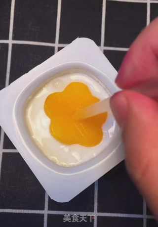 【自制酸奶雪糕】酸奶这样做,隔壁小孩又不走了~的做法步骤:6