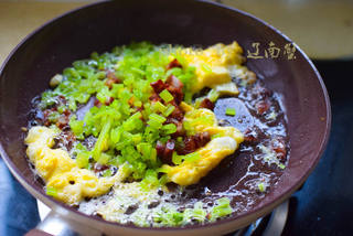 孩子们超级喜欢吃的蛋包饭的做法步骤:4