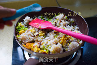 孩子们超级喜欢吃的蛋包饭的做法步骤:5