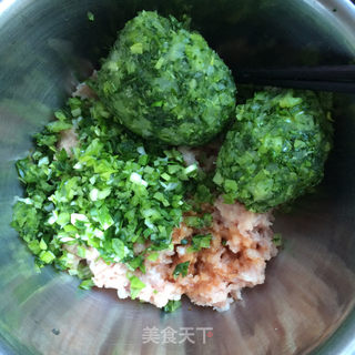 芹菜煎饺的做法步骤:3