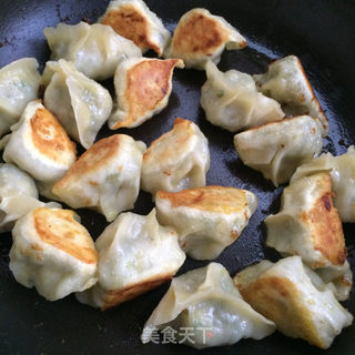 芹菜煎饺的做法步骤:9