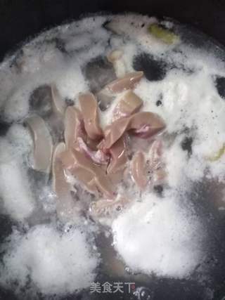 猪尾巴腰子滋补汤的做法步骤:4