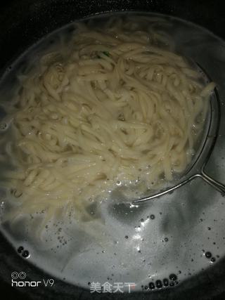 猪肚鸡蛋面的做法步骤:3