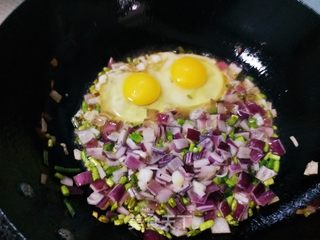鸡蛋酱油炒饭的做法步骤:7