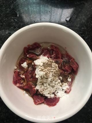 黑椒牛肉意大利面的做法步骤:2