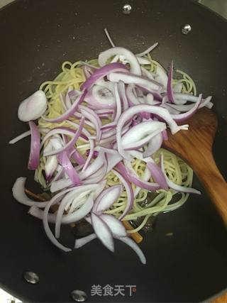 黑椒牛肉意大利面的做法步骤:10
