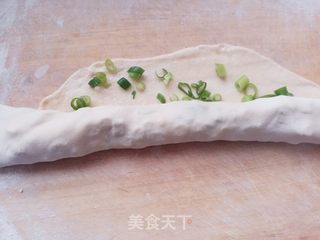 烙发面葱花饼的做法步骤:11