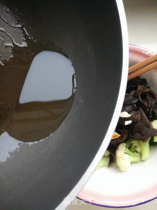 油泼菜花的做法步骤:7