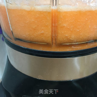 胡萝卜梨汁的做法步骤:5