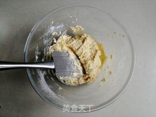 金酥粒蓝莓爆浆蛋糕的做法步骤:5