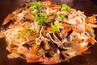 茄子胡萝卜炒面的做法步骤:11