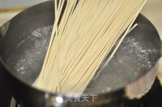 韩式泡菜风味汤面的做法步骤：5