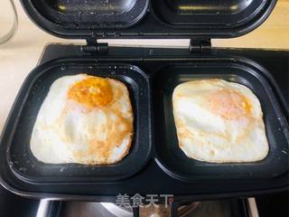 鸡蛋三明治+香蕉鱼的做法步骤:3