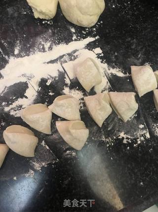 韭菜虾仁肉馅包子的做法步骤:11